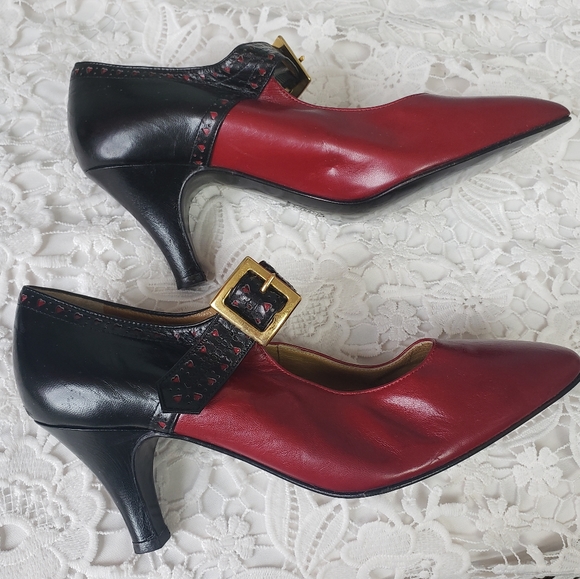 Vintage Moschino heels - Picture 2 of 15